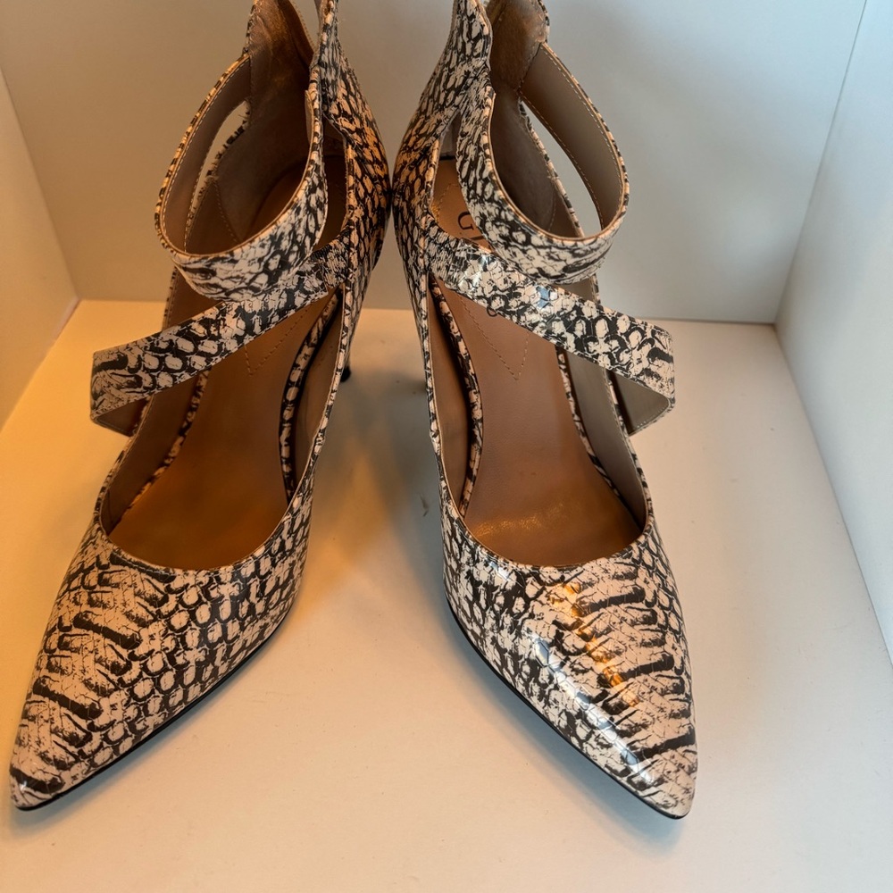 Guess Shoes NBW